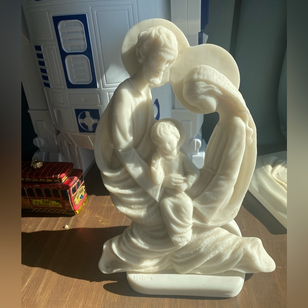 nativity scene, Joseph, Marry and baby Jesus